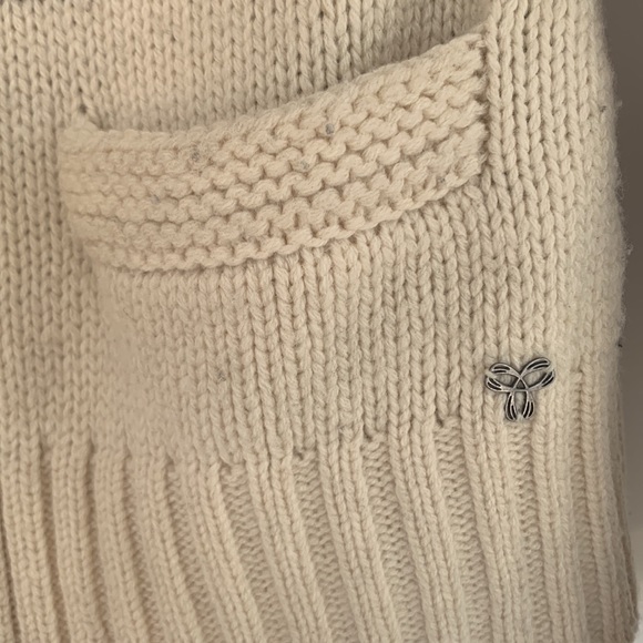 TNA sweater size small - Picture 2 of 5